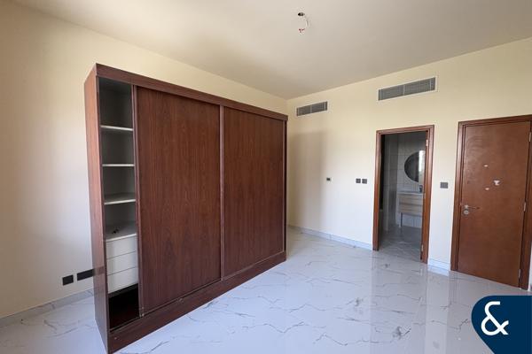 Spacious 1 Bedroom | Upgraded | Motor City