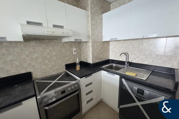 Spacious 2 Bed | Golf View | Sports City