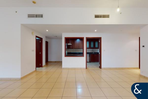 Vacant | Sea Views | Exclusive | 3 Bed