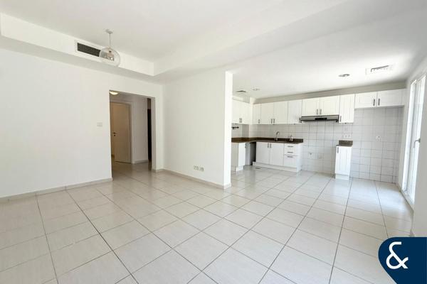 2 Beds | Landscaped Garden | Well Maintained