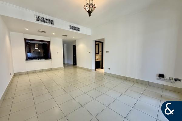 Bright Unit | Burj View| Unfurnished | Vacant