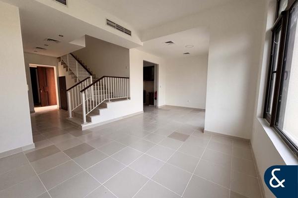 VACANT | CORNER J | LARGE PLOT