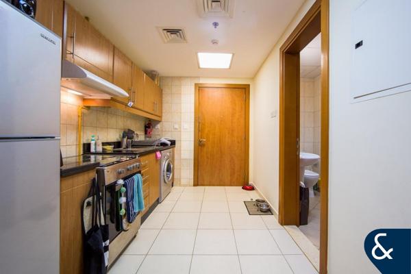 Large Converted 1 Bed | 2 Parking Spaces