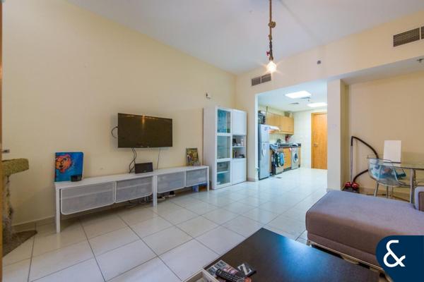 Large Converted 1 Bed | 2 Parking Spaces