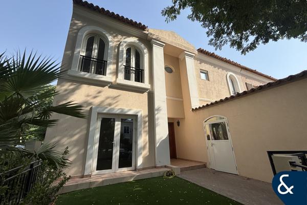 Must See | Corner Unit | Brilliant Location