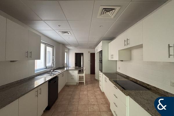 Must See | Corner Unit | Brilliant Location