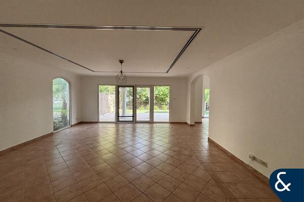 Must See | Corner Unit | Brilliant Location