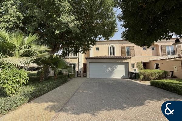 Must See | Corner Unit | Brilliant Location