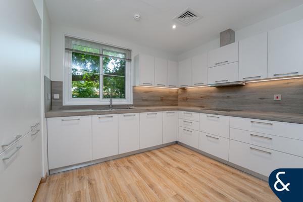 Corner Unit | Vacant On Transfer | 1 Bed