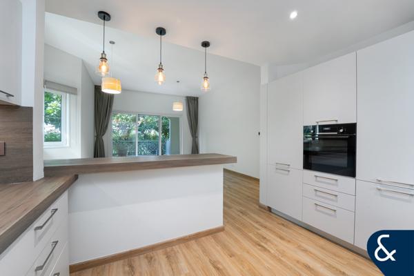 Corner Unit | Vacant On Transfer | 1 Bed