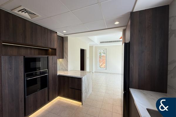 4 Bedroom Villa | AVAILABLE NOW | Large Plot