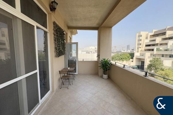 Spacious 1 Bed |  Corner | Barton House