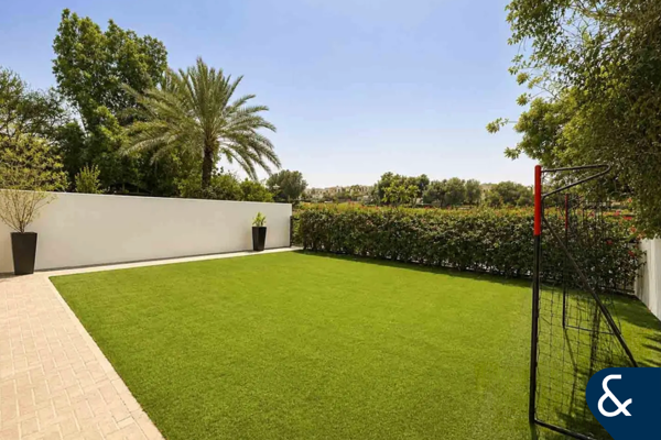 Lake facing 1E | 4 Bedrooms | Maids + Study