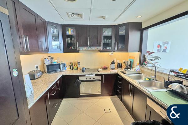 Lake View | Mid Floor | Large 1 Bedroom