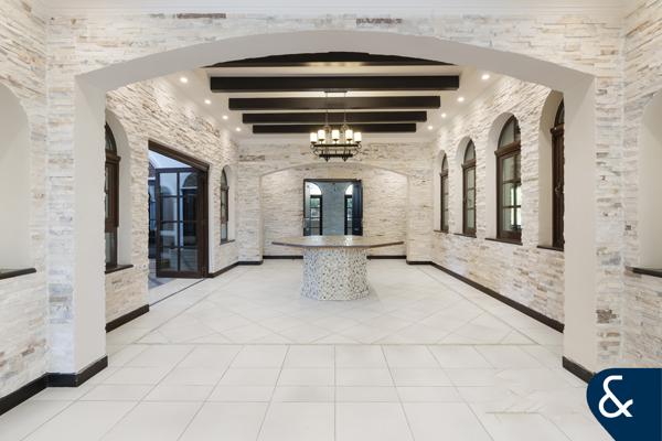 6 Beds |Pool+Sunroom |Multiple car park