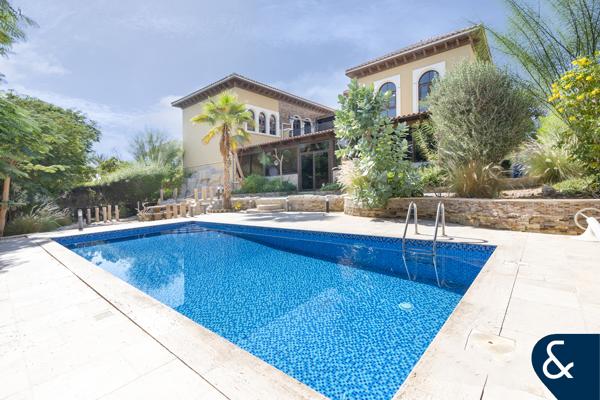 6 Beds |Pool+Sunroom |Multiple car park