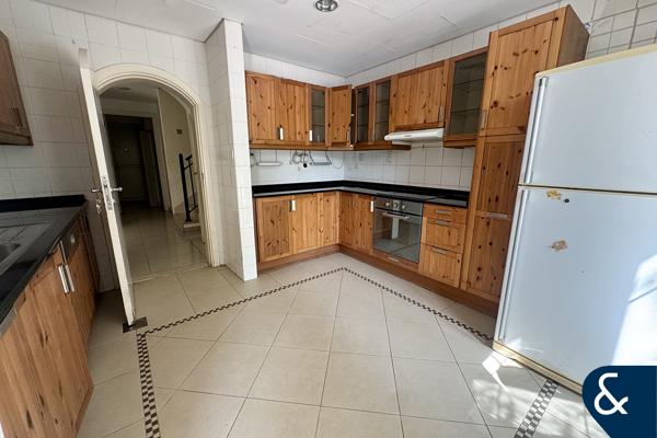 Lake View | Upgraded | Type 3E | Vacant
