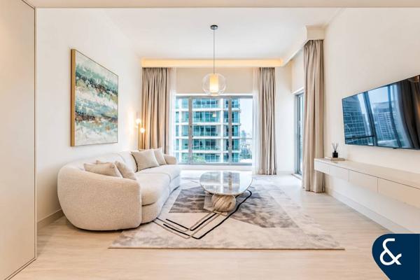Fully upgraded | Vacant | Full marina view