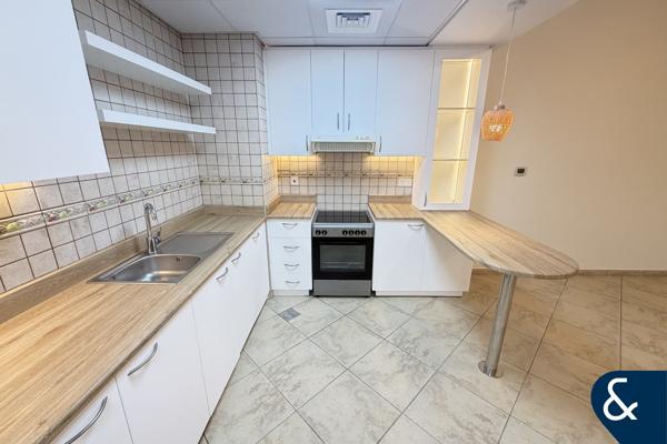 Upgraded | Spacious | 1 Bed + Storage