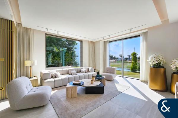 Exquisite Smart Home Villa Stunning Lake View