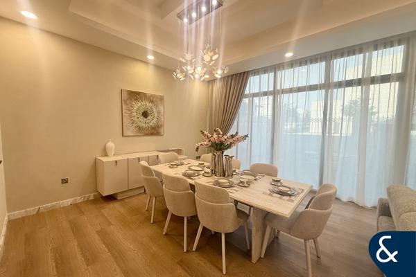 Single Row | 4-Bedroom Townhouse | Vacant