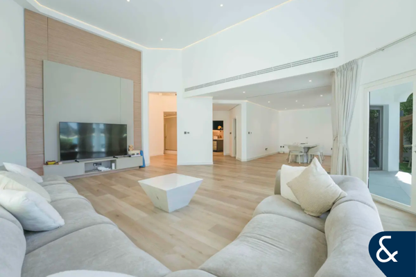 Fully Upgraded | Bills Included | Sunset
