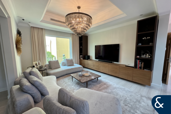 Exclusive | Upgraded | 4 Bed | Garden Hall