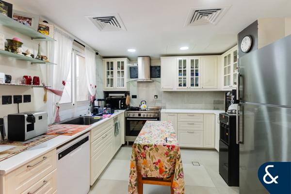 Extended 4E | Converted | Fully Upgraded Villa