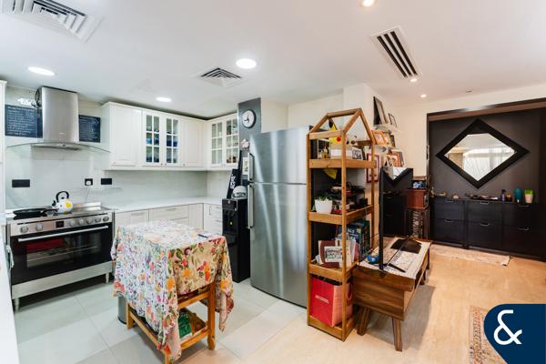 Extended 4E | Converted | Fully Upgraded Villa