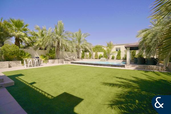 4 Bed | Extended | Upgraded | 7.4k Plot