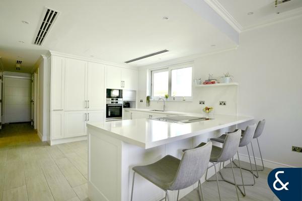 4 Bed | Extended | Upgraded | 7.4k Plot