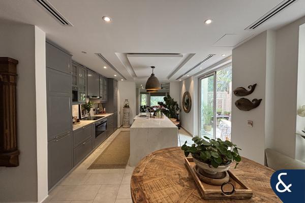 Furnished | Stunning Upgrades | Corner Unit