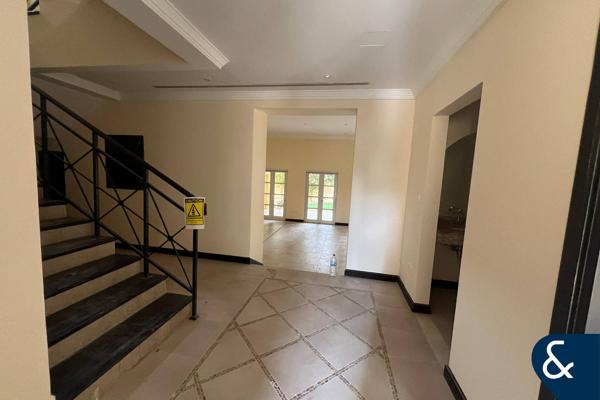 Beautiful | 4 beds+Maid's+ Study | Single Row