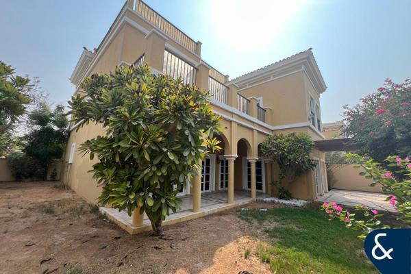 Beautiful | 4 beds+Maid's+ Study | Single Row