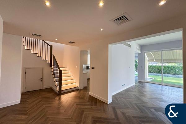 Upgraded Five-Bed / Lake & Skyline Views