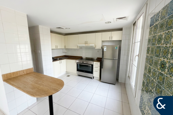 Vacant | 2 Bedroom | Near Pool And Park