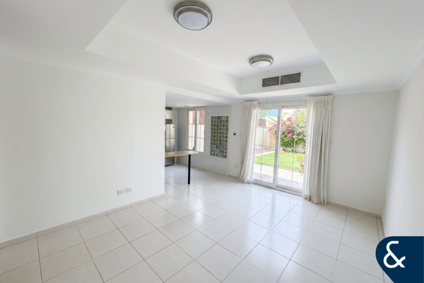 Vacant | 2 Bedroom | Near Pool And Park