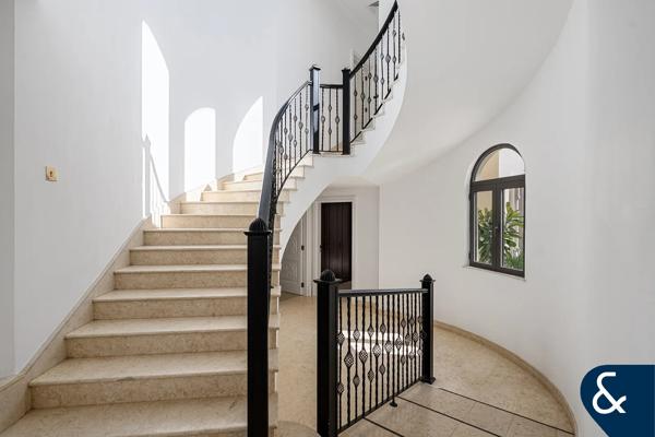 Beach Villa | Skyline Views | Best Value