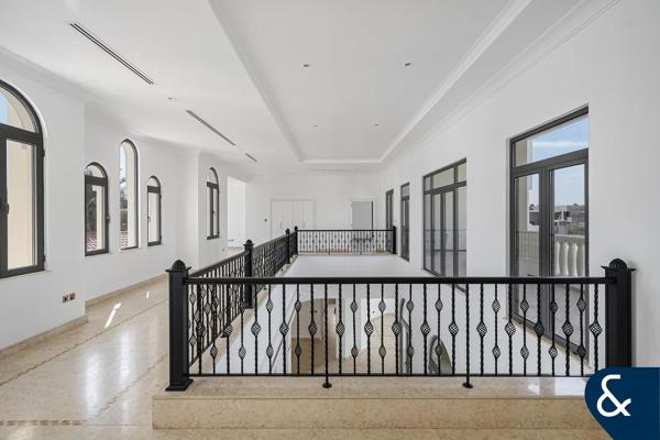 Beach Villa | Skyline Views | Best Value
