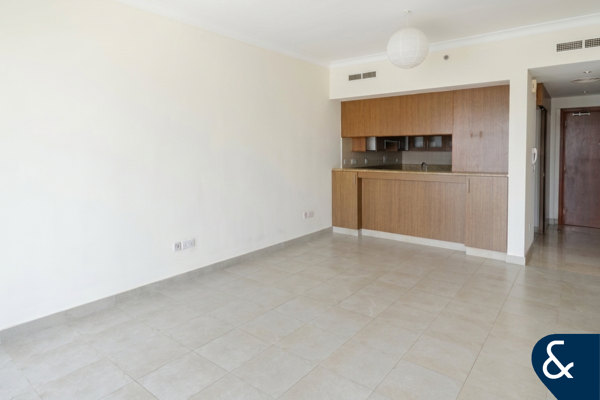 1 Bedroom | Full lake views | Mid floor
