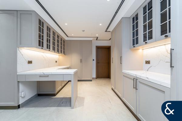5 Bedrooms | Vacant | Fully Upgraded