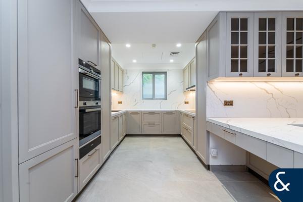 5 Bedrooms | Vacant | Fully Upgraded