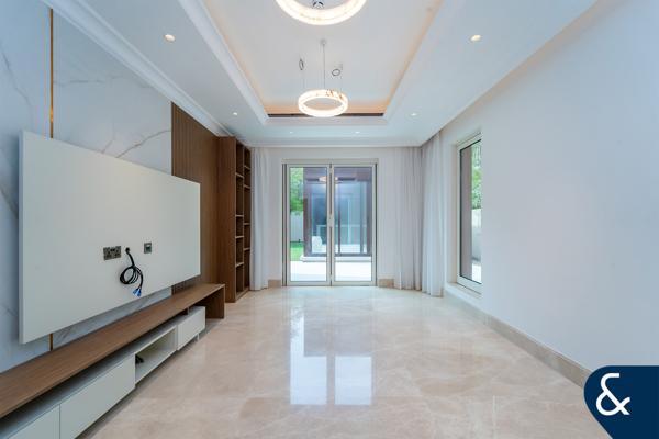 5 Bedrooms | Vacant | Fully Upgraded