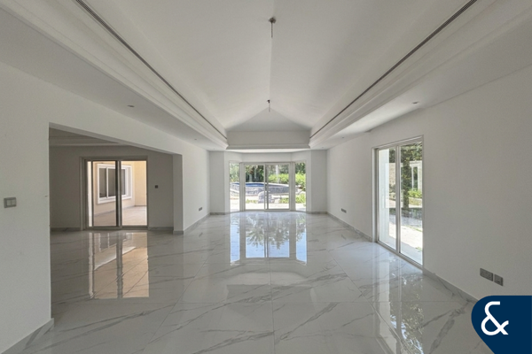 Upgraded Bungalow | Huge 10,632 sqft Plot