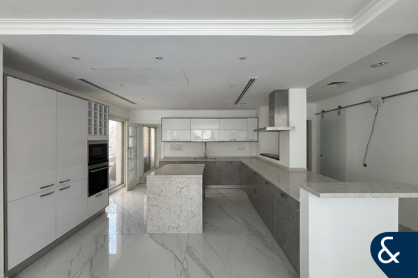 Upgraded Bungalow | Huge 10,632 sqft Plot
