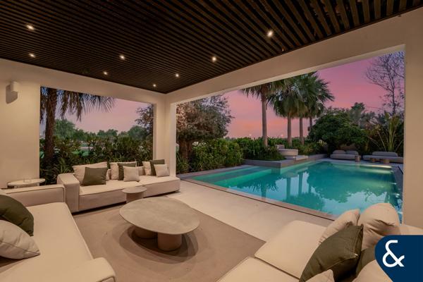 Renovated Turnberry Villa With Full GC Views