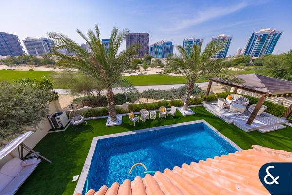 Golf Course Views | Upgraded | Five Bed C1