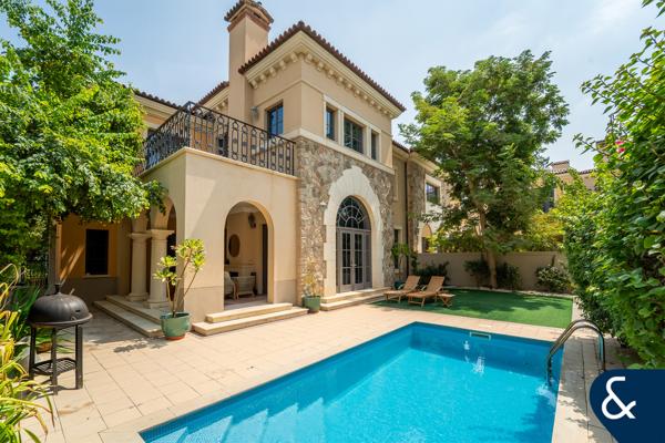 Rare Firestone in Central Location with Private Pool