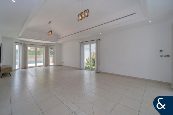 Exclusive | Vacant | Huge Swimming Pool