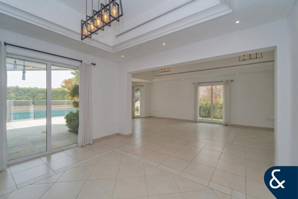 Exclusive | Vacant | Huge Swimming Pool